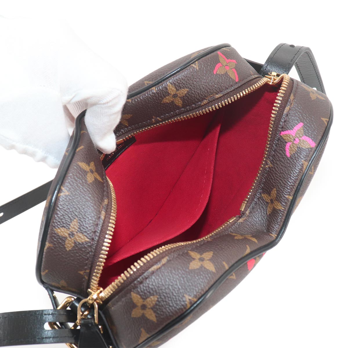 Monogram Sac Coeur Fall in Love Heart Shoulder Bag M45890