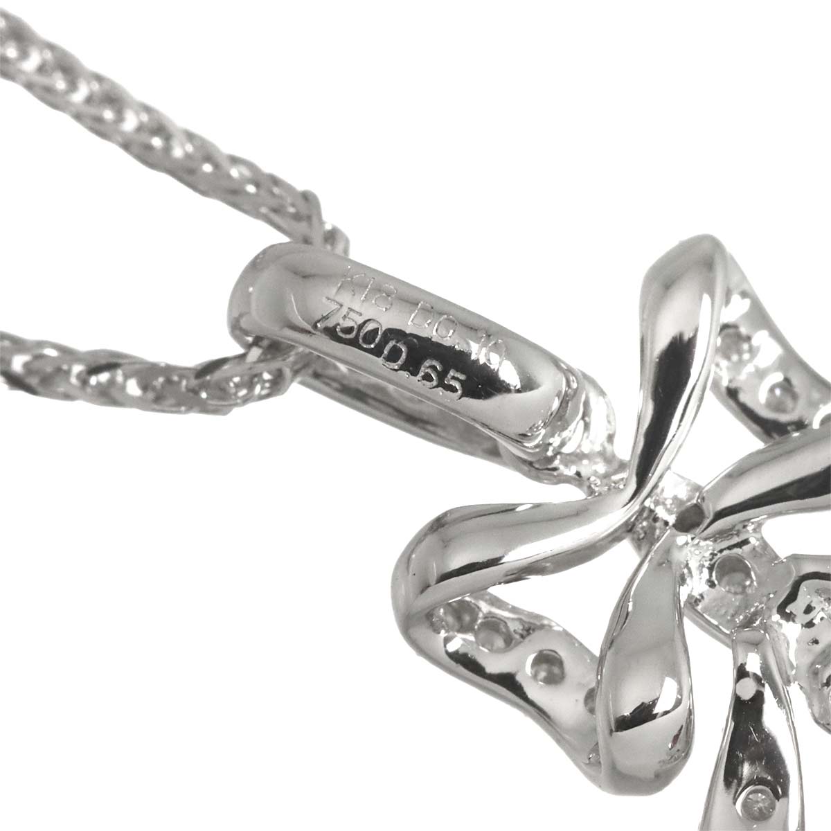Garnet 0.65ct Diamond 0.10ct Necklace 18K 18K White Gold 750