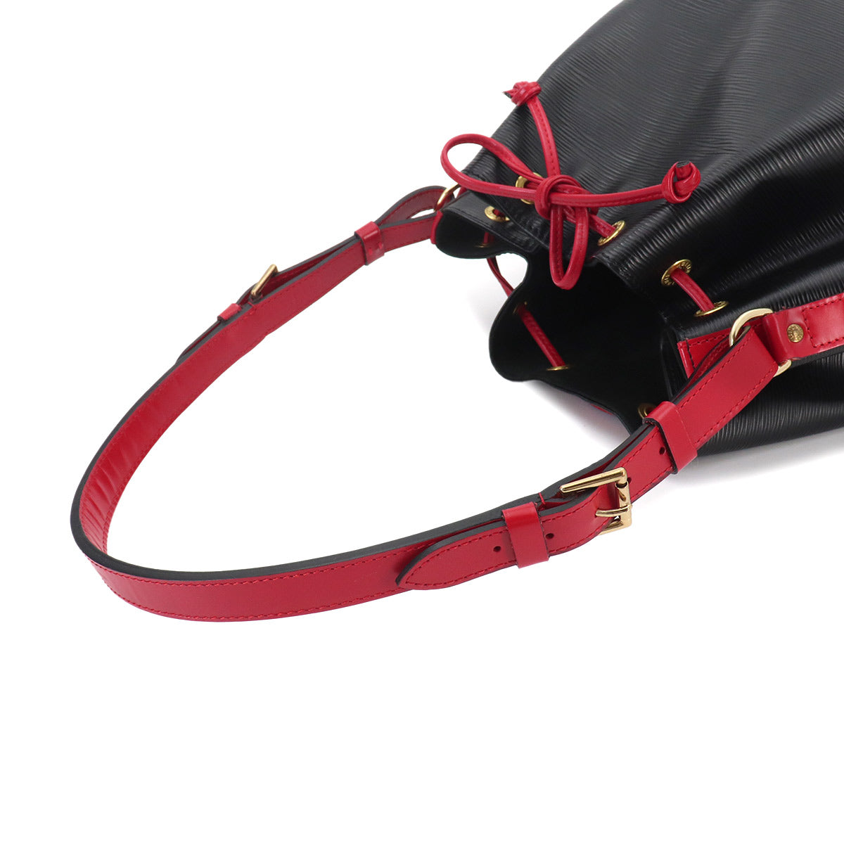 Epi Noe Shoulder Bag Leather Noir Castilian Red M44017