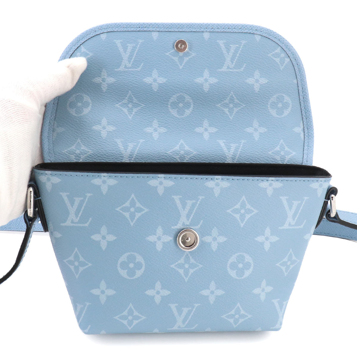 Taigarama Pulse Wearable Wallet Shoulder Bag M14116