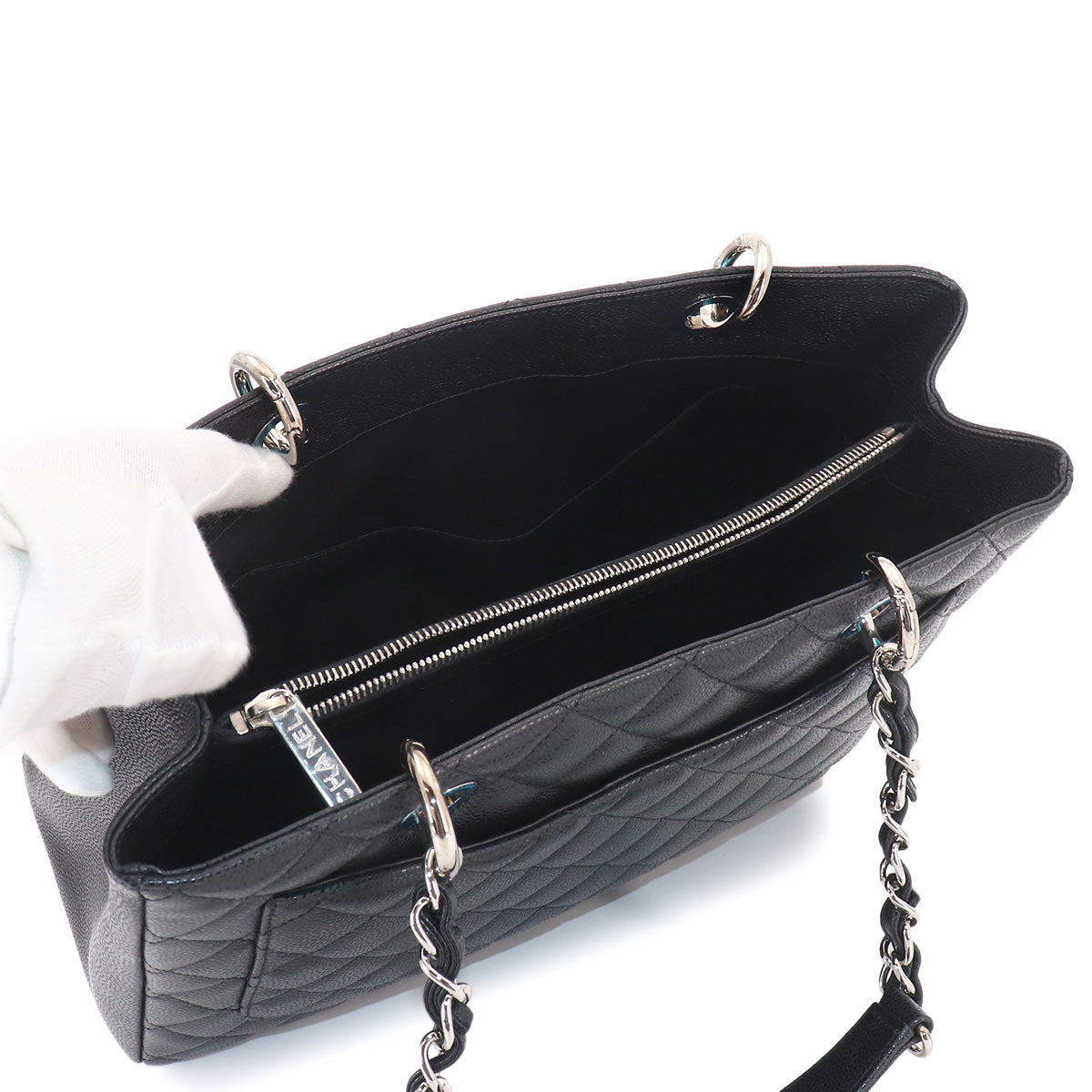 Matelasse Grand Shopping Tote Bag Leather Black GST A50995