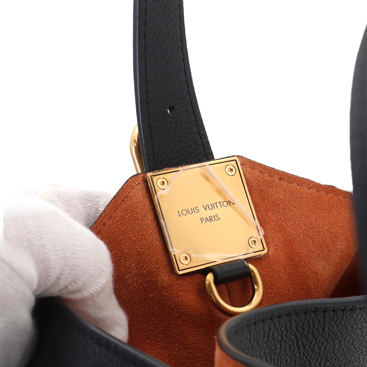 Low Key Hobo MM Shoulder Bag Leather Noir M24856