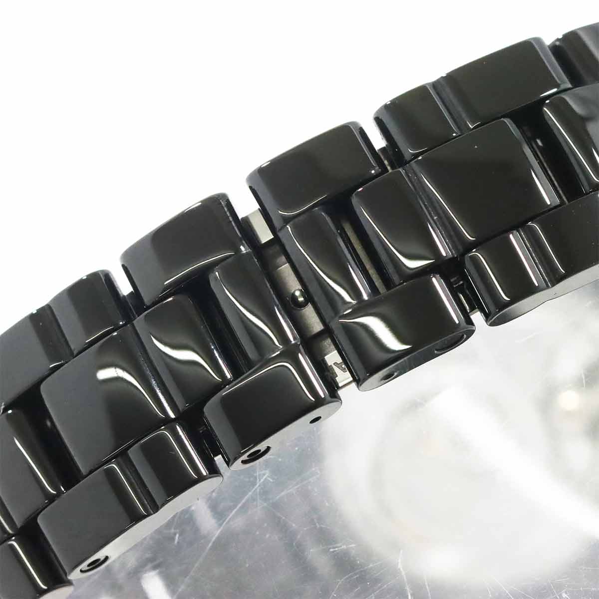 J12 38mm Wanted de Chanel H7418 Ceramic Automatic Black Dial