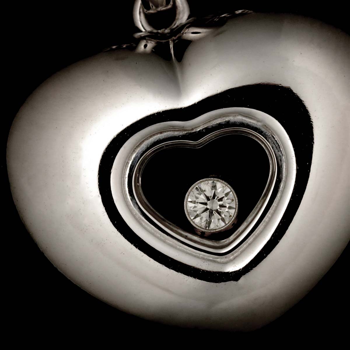 Happy Diamond Heart Necklace 18K White Gold 750