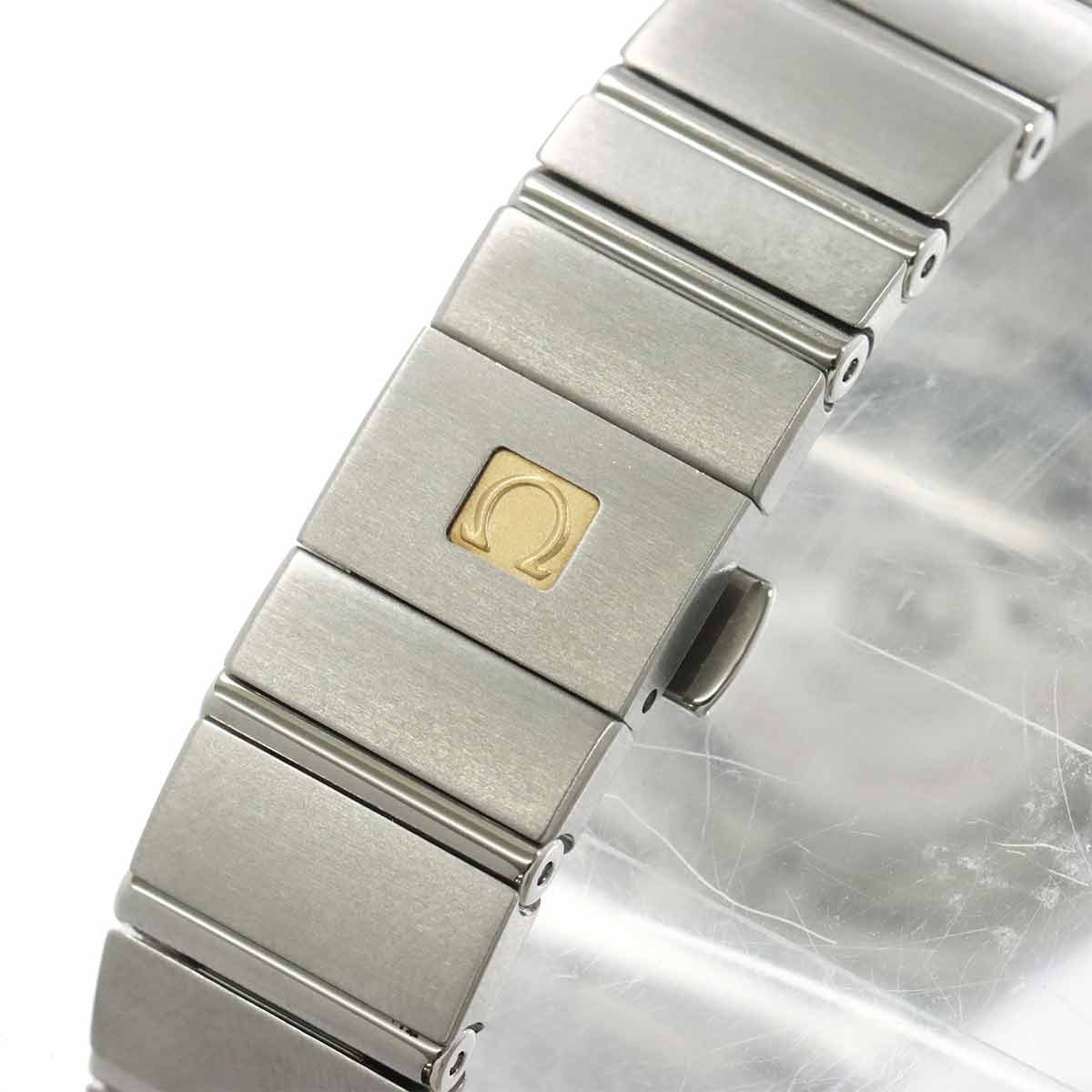 Constellation 123 15 27 20 57 002 Diamond Pink Shell Dial