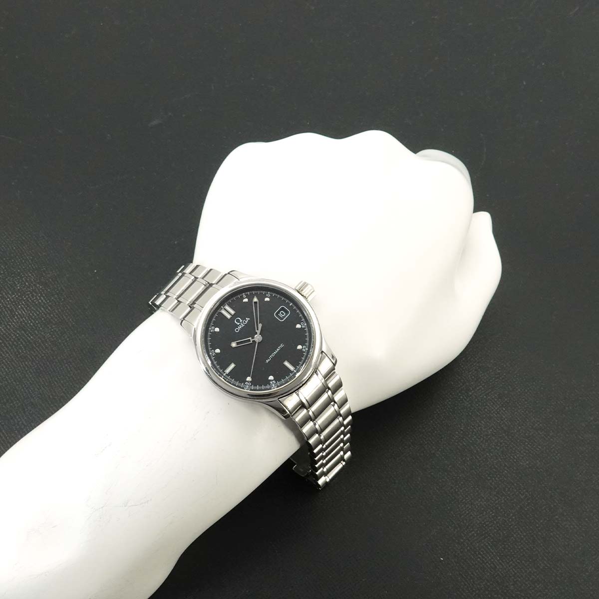 Classic Date 5203.50 Vintage Automatic Black Dial Mens Watch