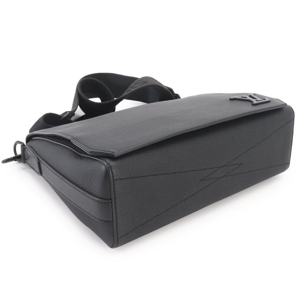 Aerogram Takeoff Messenger Shoulder Bag Leather M57080