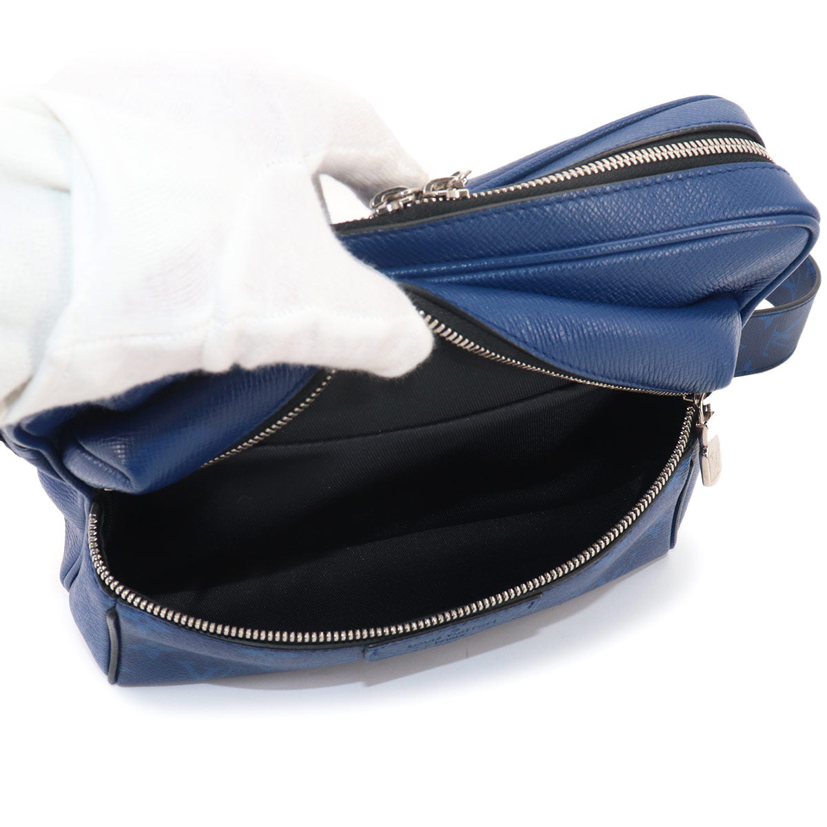 Taigarama Outdoor Messenger PM Shoulder Bag Cobalt M30242