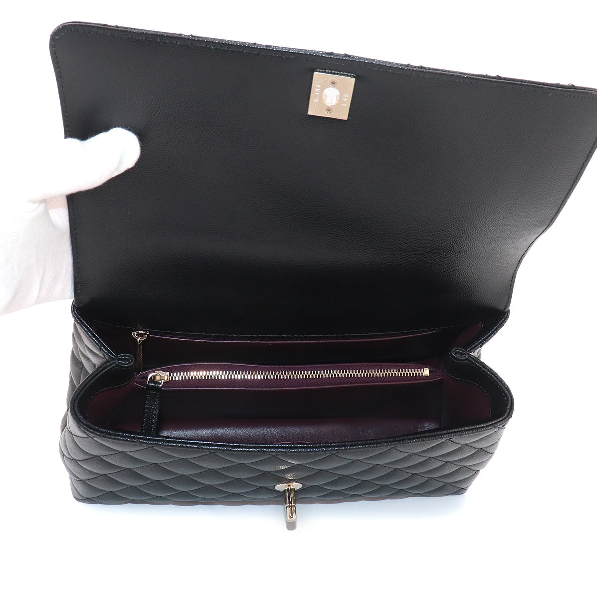 Matelasse Hand Shoulder Bag Leather Black A92991 Purse