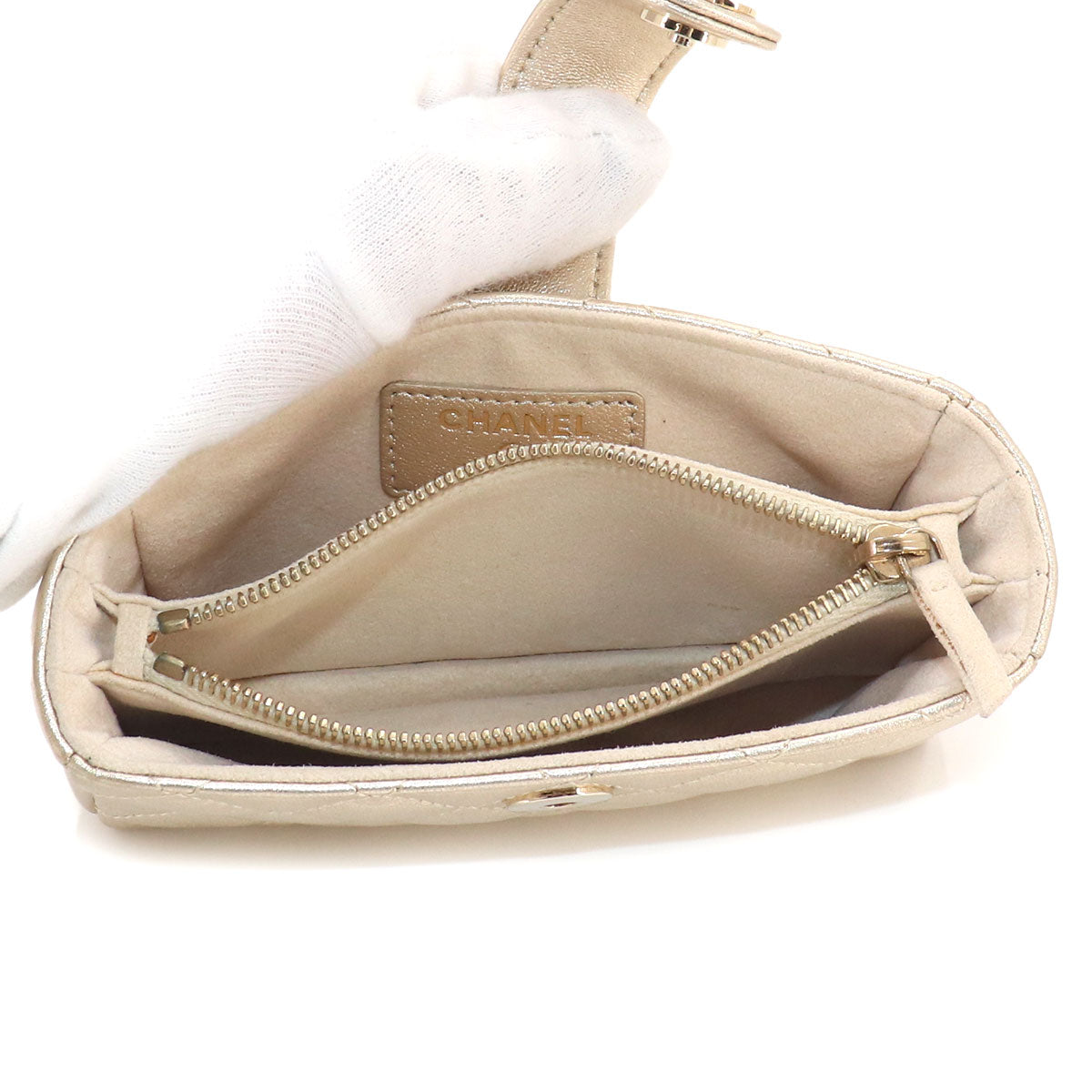 Matelasse Pouch Leather Gold Purse