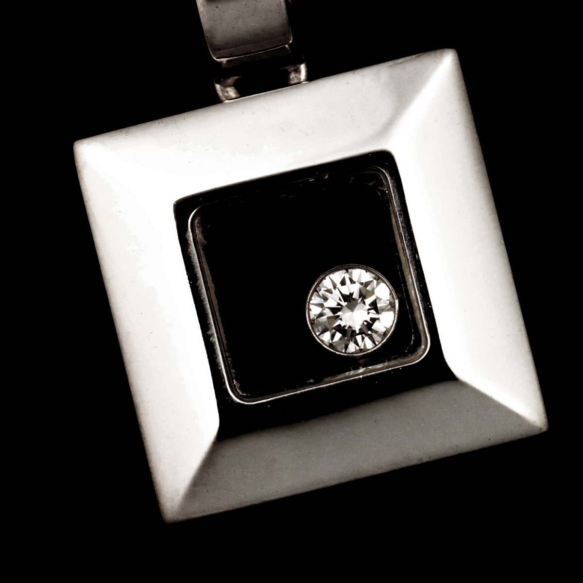 Happy Diamond Square Necklace 18K White Gold 750