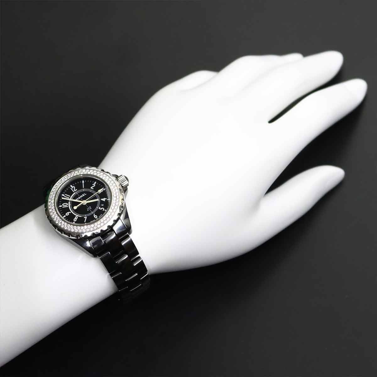 J12 33mm H0949 Diamond bezel Ceramic Date Black Dial Ladies