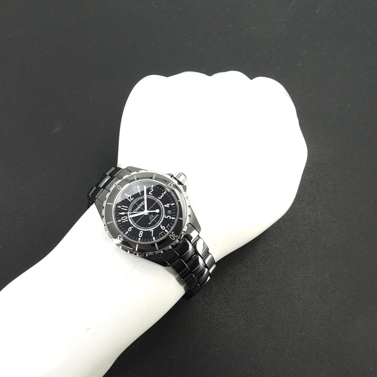 J12 38mm H0685 Ceramic Date Automatic Black Dial Mens Watch