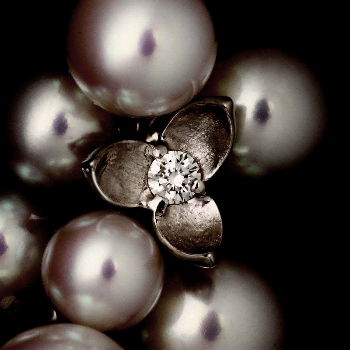 Akoya Pearl 7.5-5.1mm Diamond Brooch 18K White Gold 750