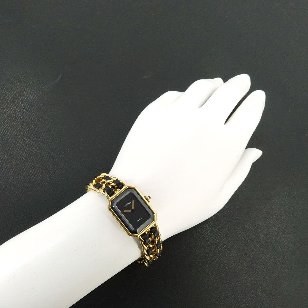 Premiere Size L H0001 Vintage Quartz Black Dial Ladies Watch