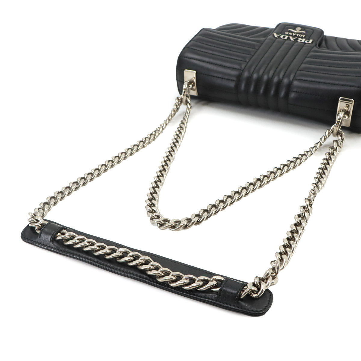 Diagramme Chain Shoulder Bag Leathear Black 1BD135 Purse