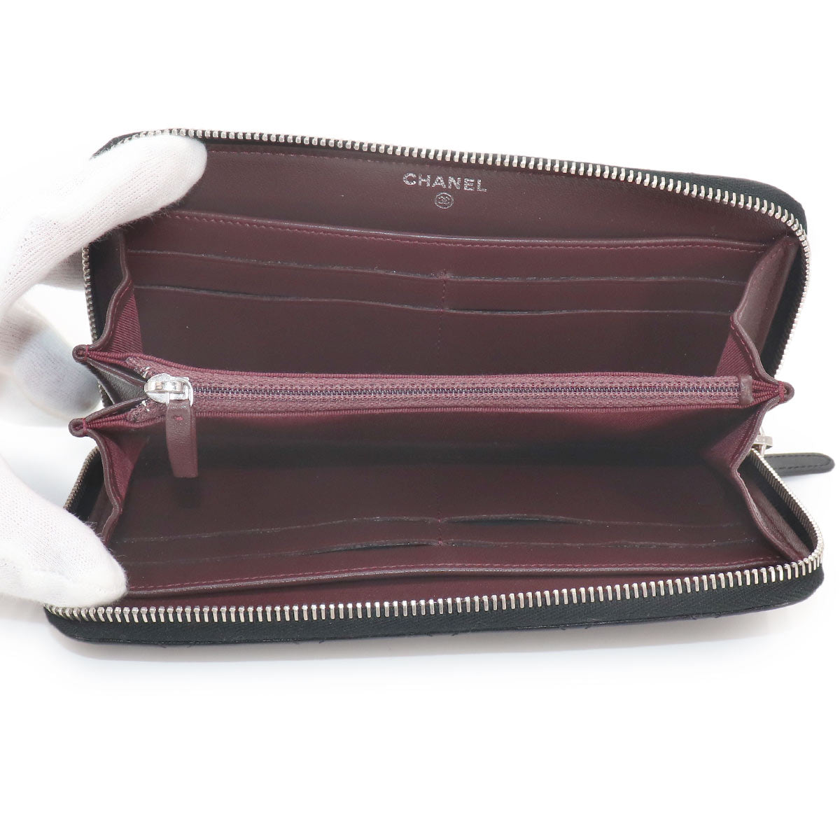 Matelasse Classic Long Zipped Wallet Leather Black Purse