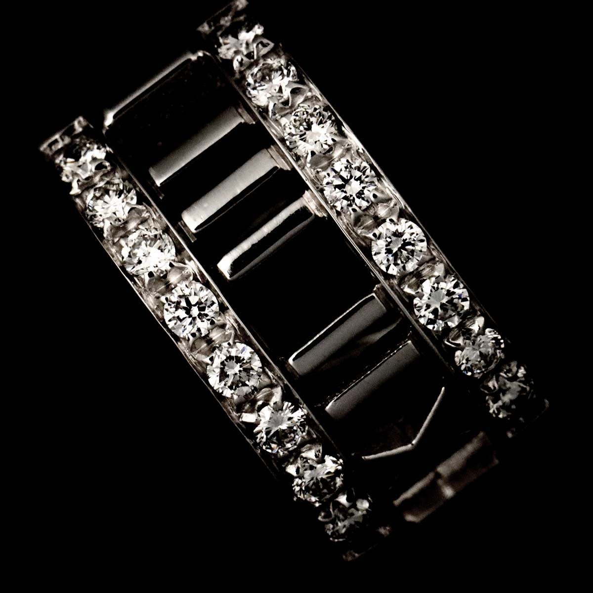 Atlas Diamond Earrings Pierced 18K White Gold 750