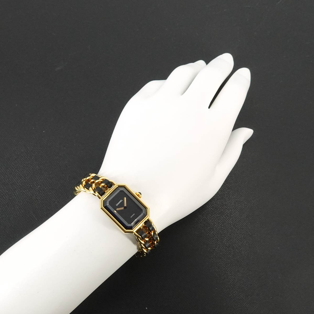 Premiere Size S H0001 Vintage Quartz Black Dial Ladies Watch