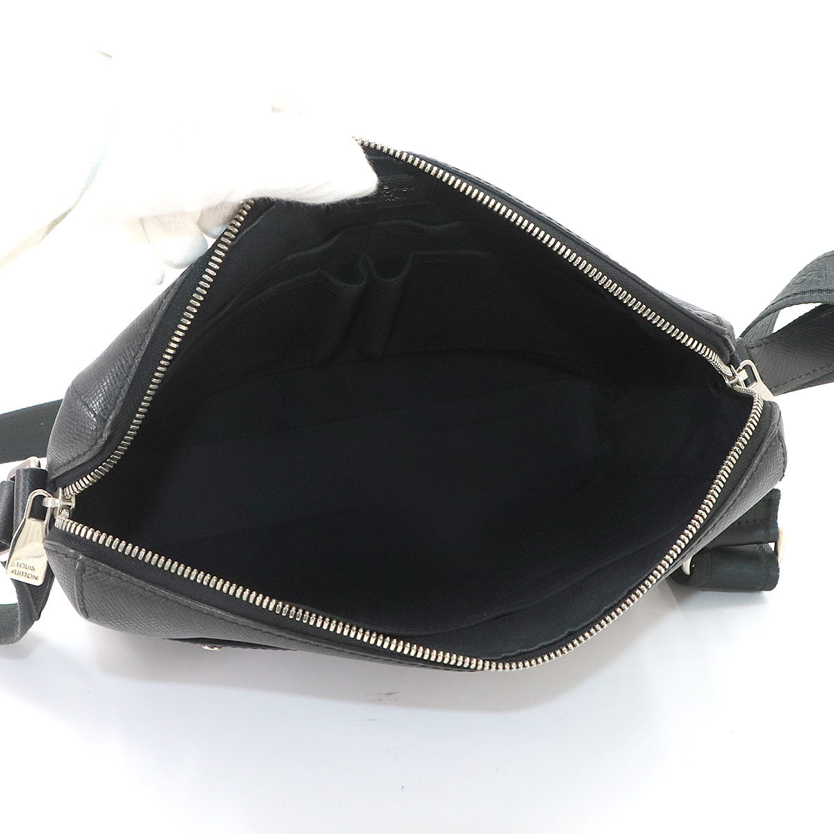 Taiga Grigori Messenger PM Shoulder Bag Ardoise M30238