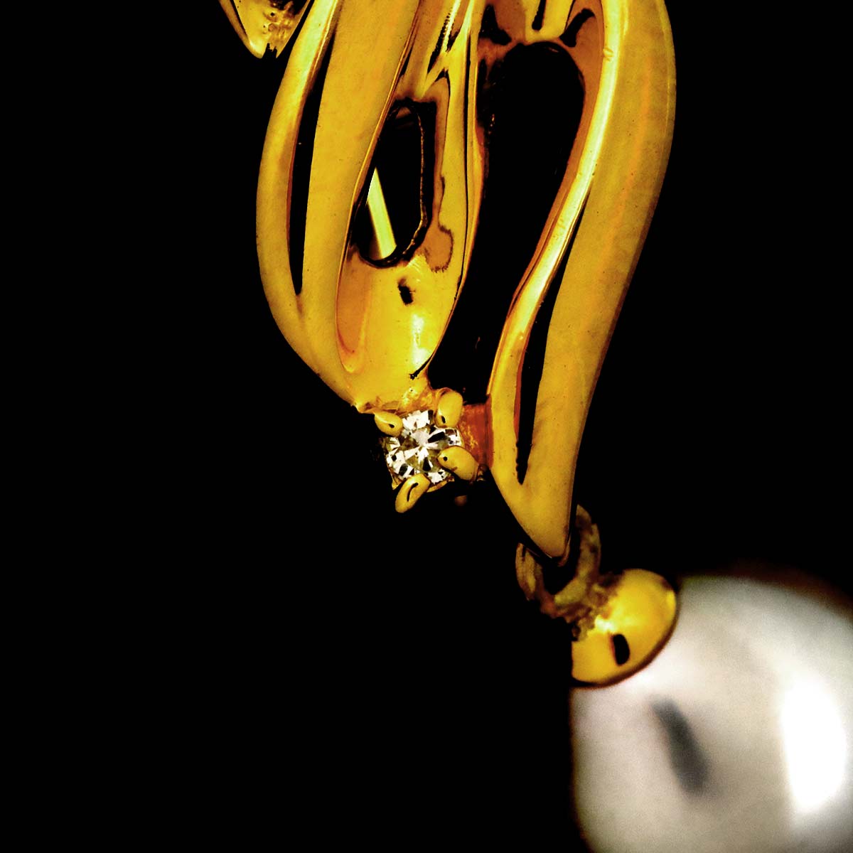 Freshwater pearl Diamond 0.01/0.01ct Earrings 18K YG 750