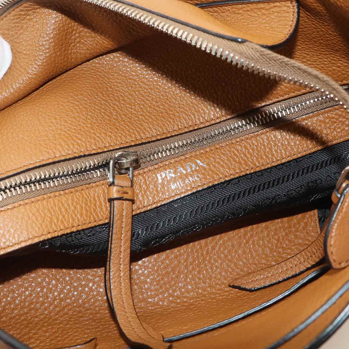 Shoulder Bag Leather Cannella Brown 1BE023 Emboss Logos