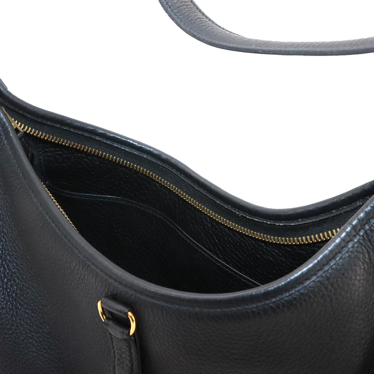 Trim 31 Shoulder Bag Taurillon Clemence Black Purse