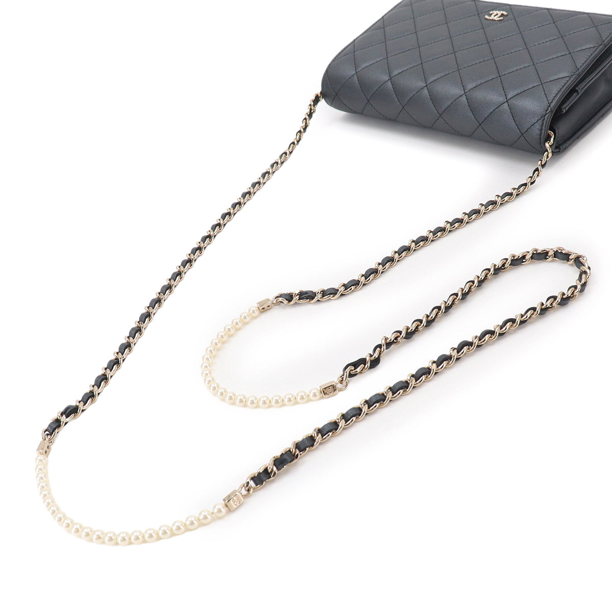 Matelasse Chain Wallet Leather Metalic gray A84277 Purse