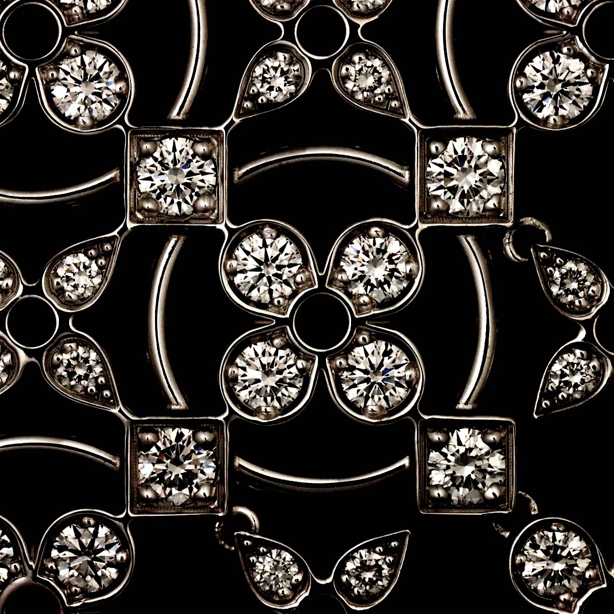 Dentelle Diamond Necklace 18K WG 750