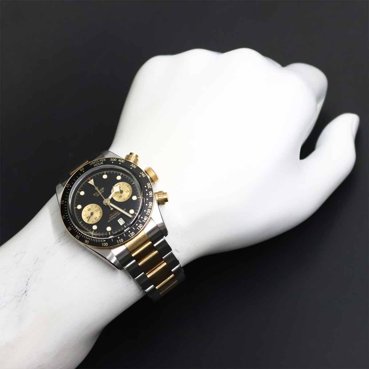 Heritage Black Bay 79363N Date Automatic Black Dial YG Watch