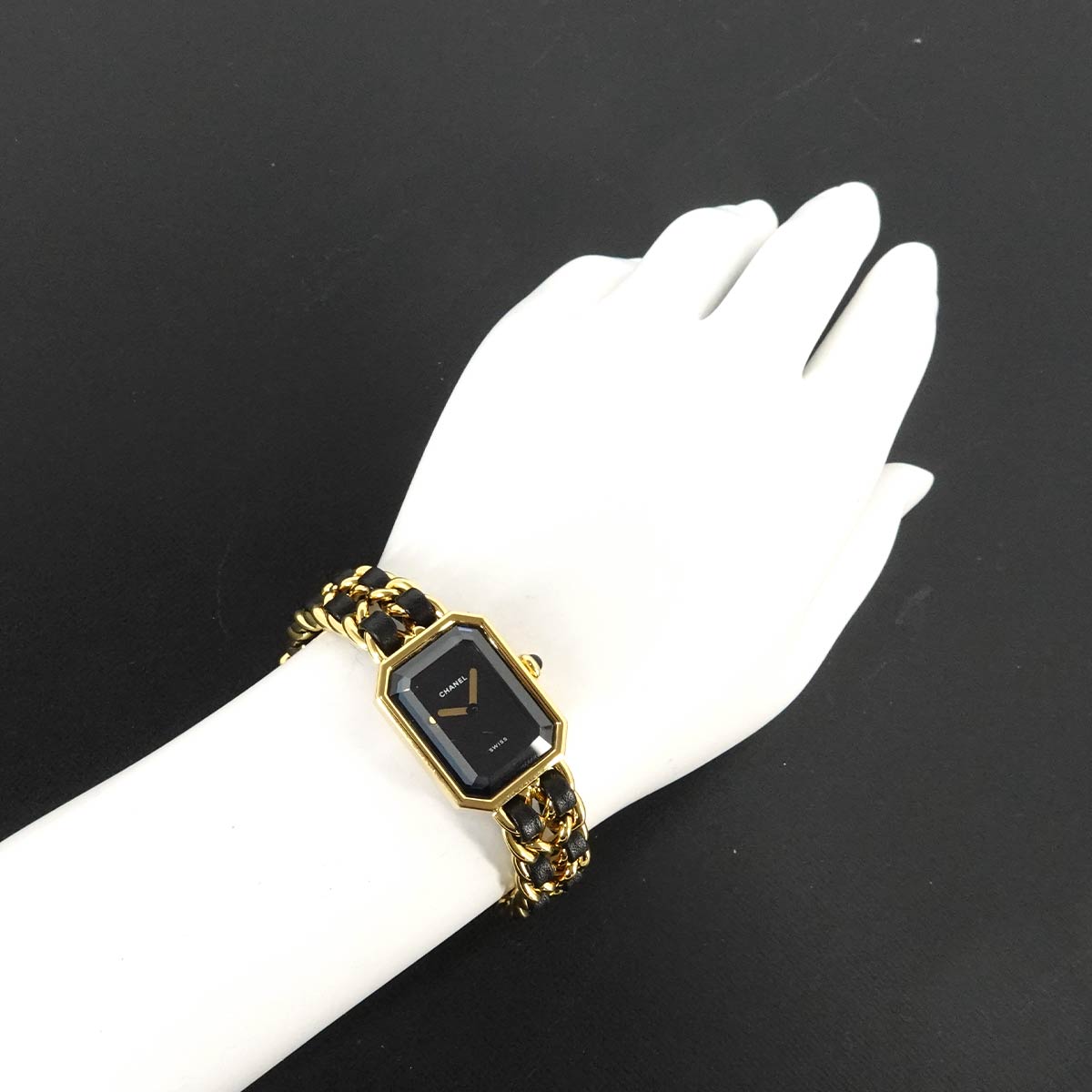 Premiere Size M H0001 Vintage Quartz Black Dial Ladies Watch