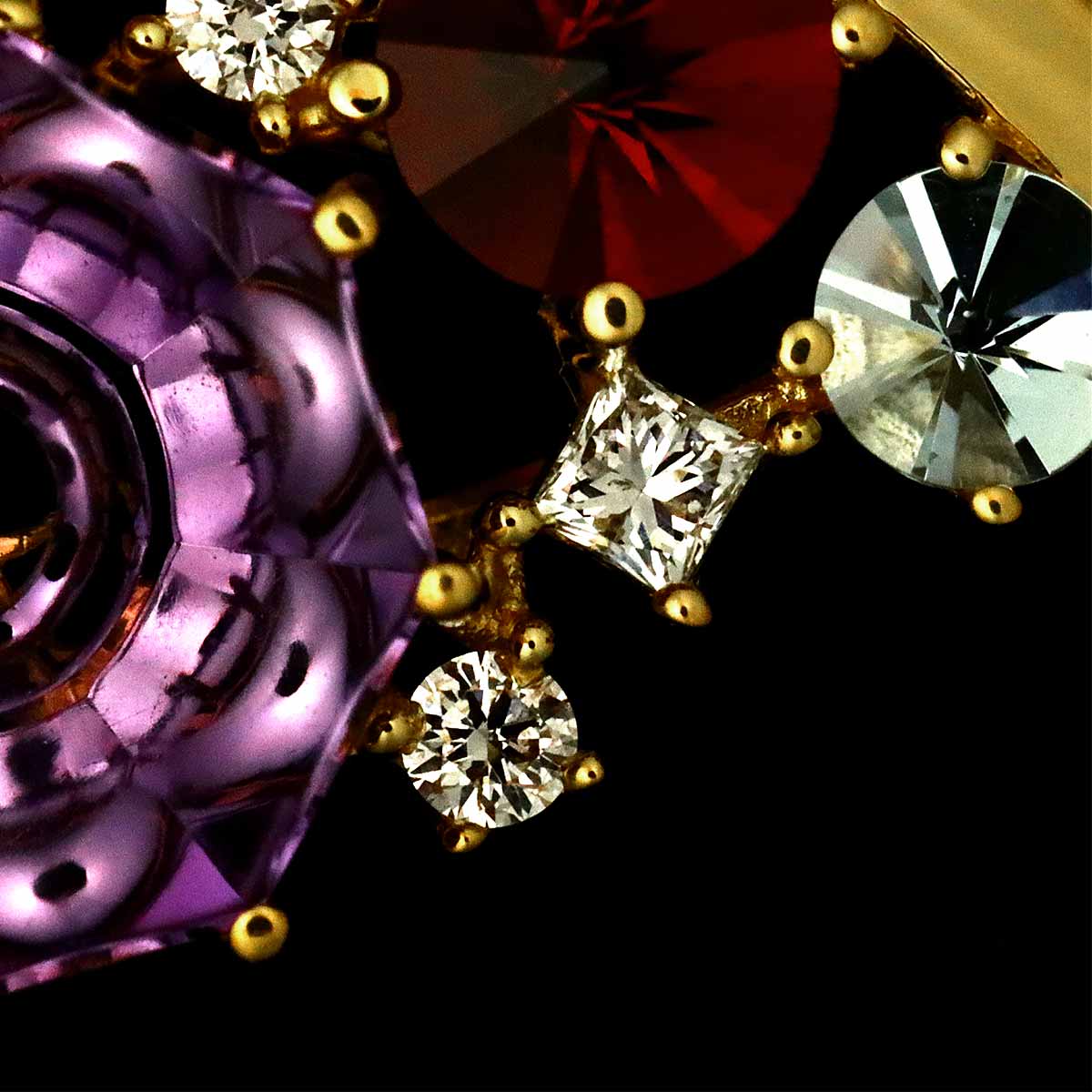 Multi Stone Diamond Pendant Top 18K YG 750