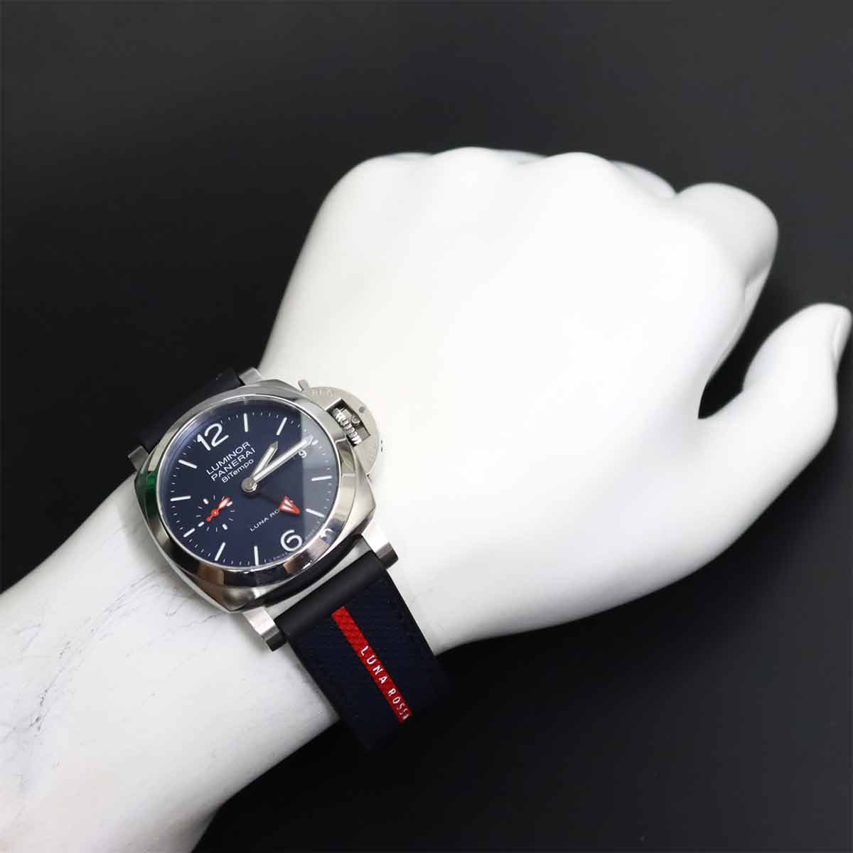 Luminor Quaranta Luna Rossa PAM01404 Automatic Mens Watch