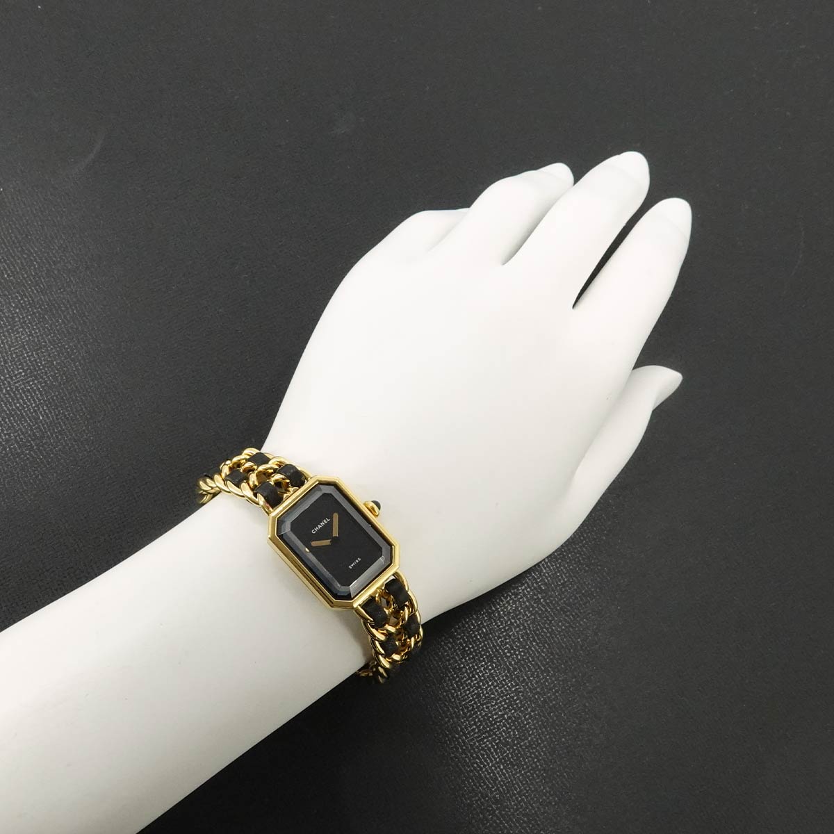 Premiere Size L H0001 Vintage Quartz Black Dial Ladies Watch