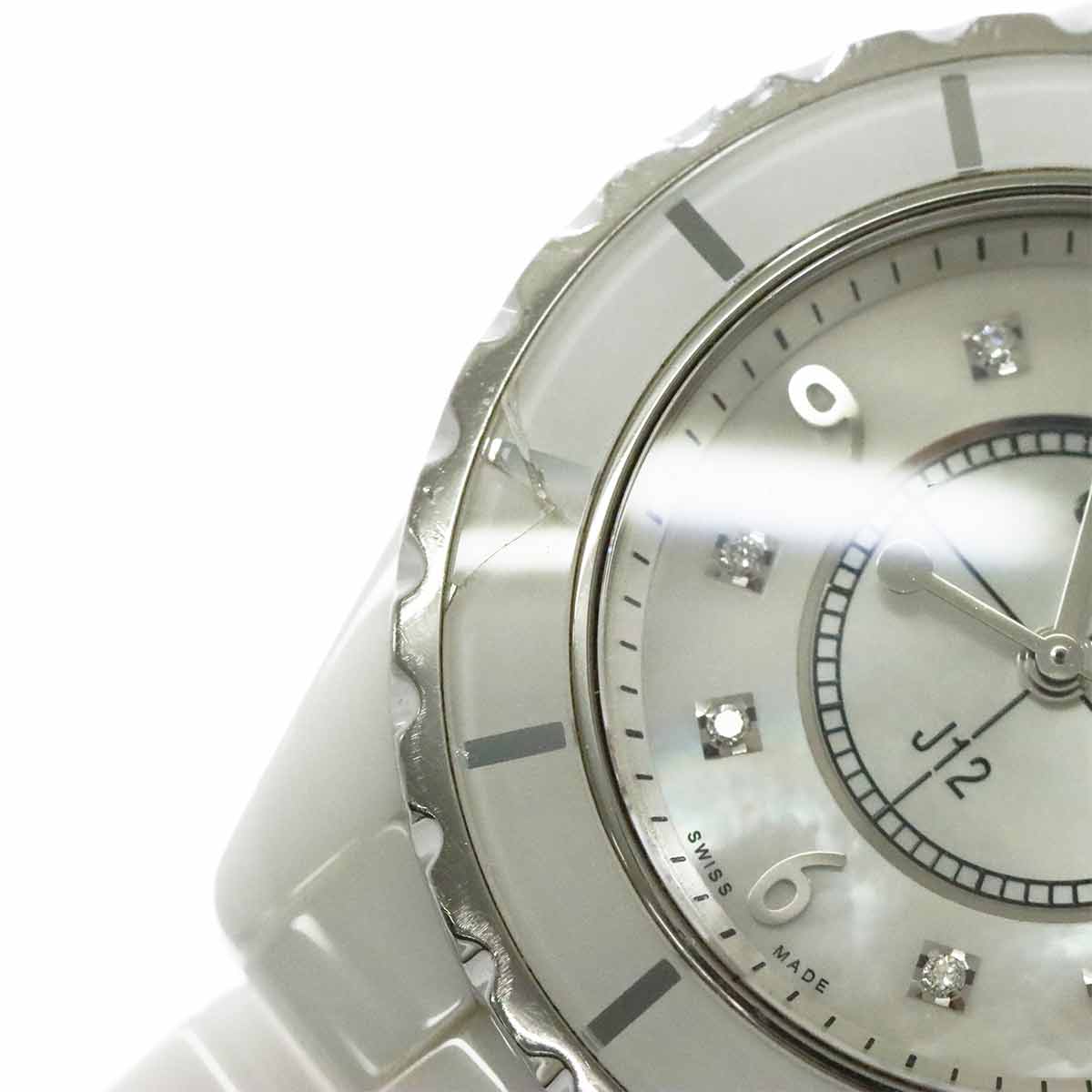 J12 H2422 33mm 8P Diamond Quartz White Shell Dial Ladies Watch