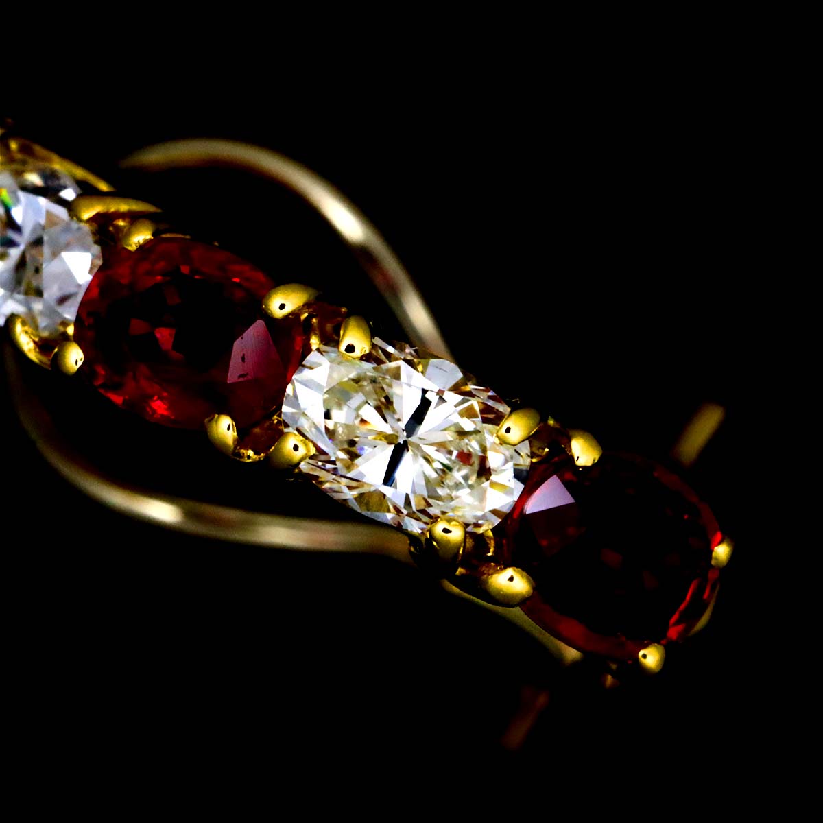 Ruby 0.85ct/0.82ct Diamond Earrings Clip on 18K YG 750