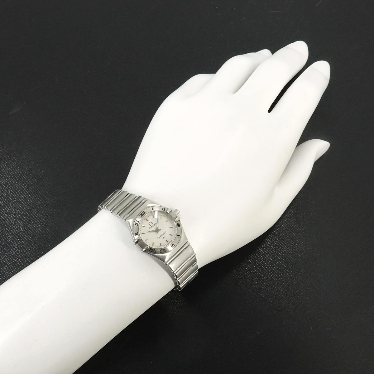 Constellation Mini 1562 30 Silver Dial Quartz Ladies Watch