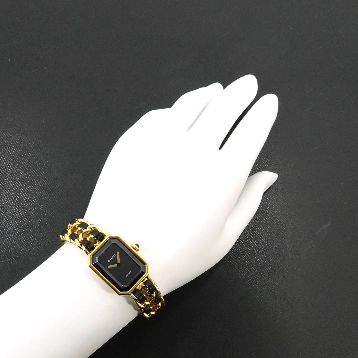 Premiere Size L H0001 Vintage Quartz Black Dial Ladies Watch