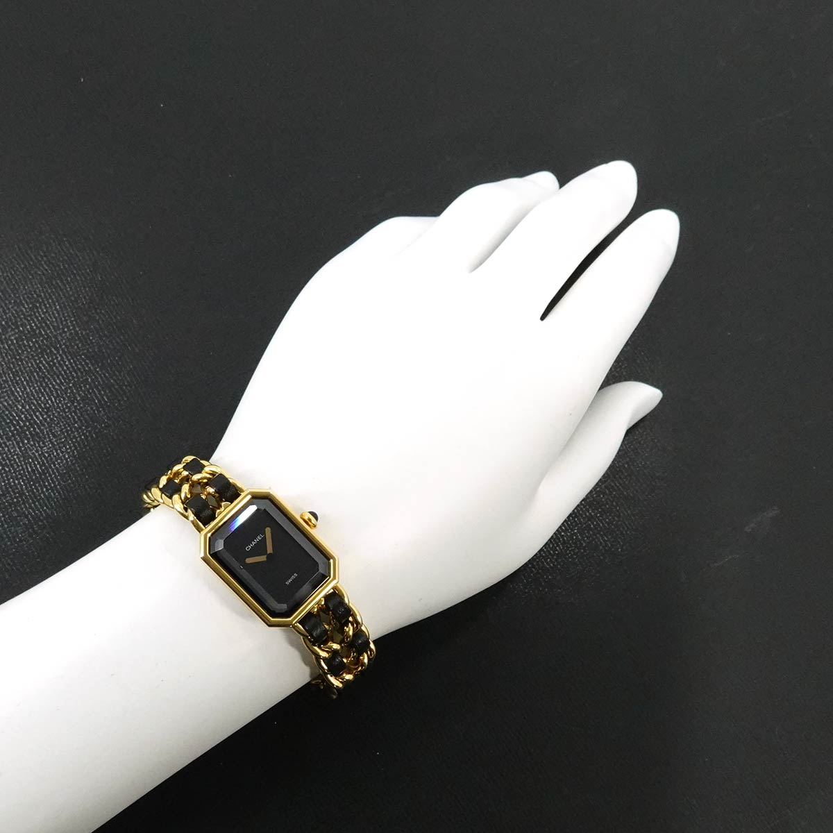 Premiere Size L H0001 Vintage Quartz Black Dial Ladies Watch