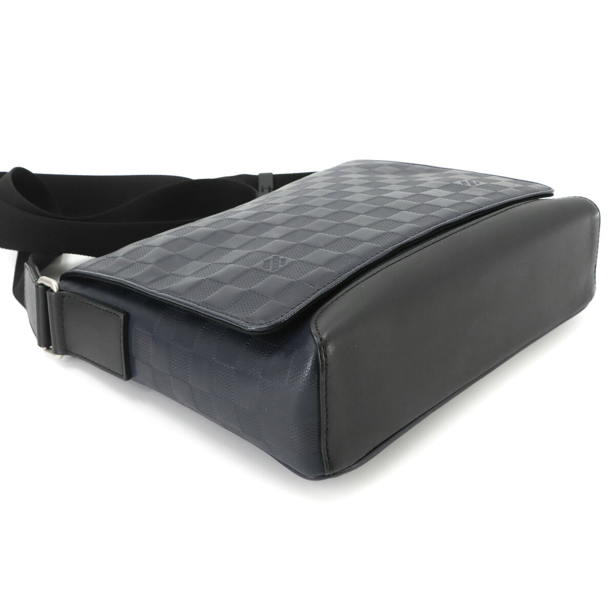 Damier Infini District PM Shoulder Bag Astral N41034