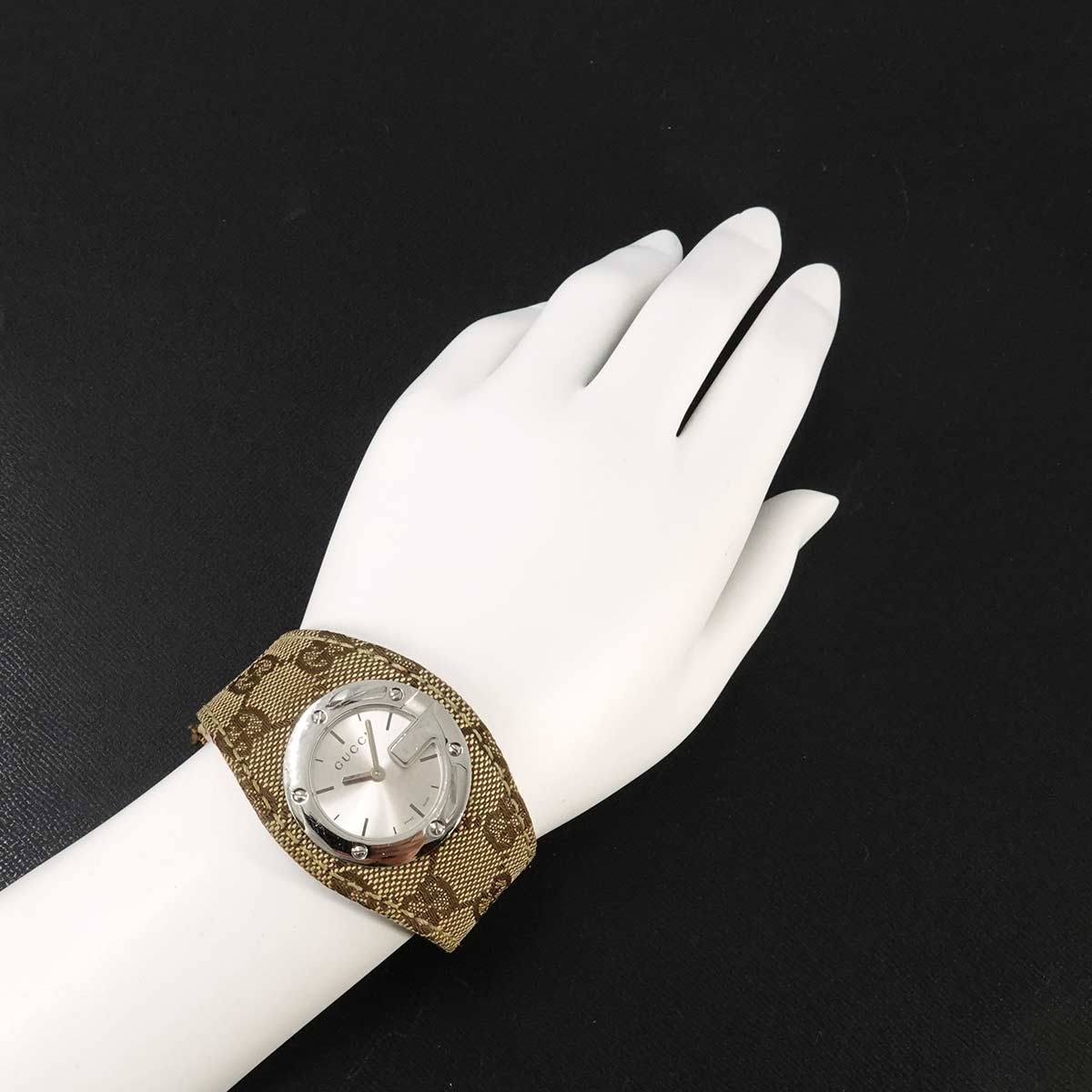 G Bandeau 104 Bezel Quartz Silver Dial Ladies