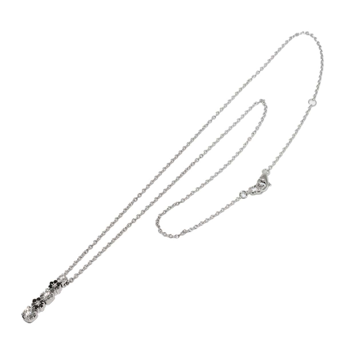 Flower Motif Diamond 0.41ct/0.09ct Necklace 18K WG 750