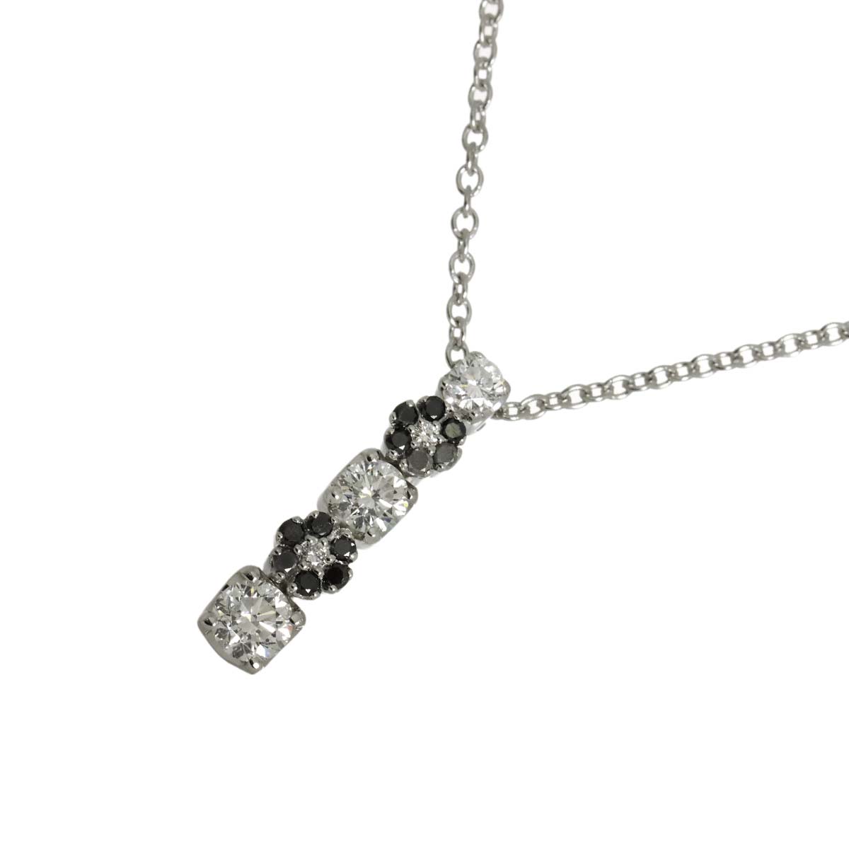 Flower Motif Diamond 0.41ct/0.09ct Necklace 18K WG 750