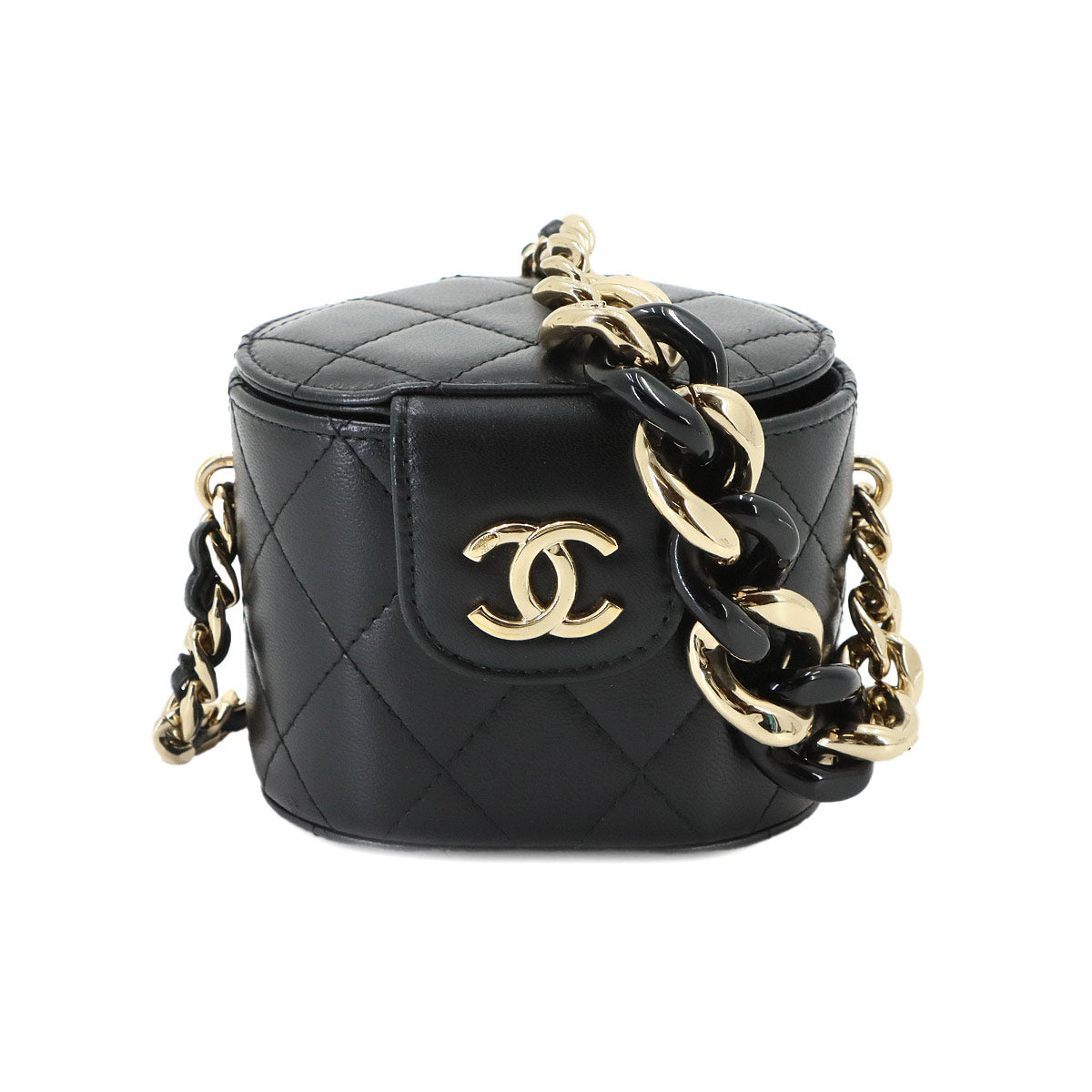 Matelasse Chain Shoulder Bag Leather Black AP2428 Purse