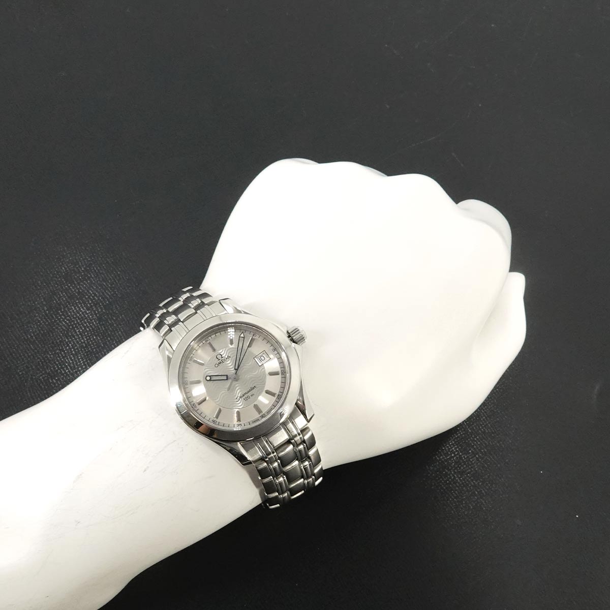 Seamaster 120 2511 31 Date Quartz Silver Dial Mens Watch