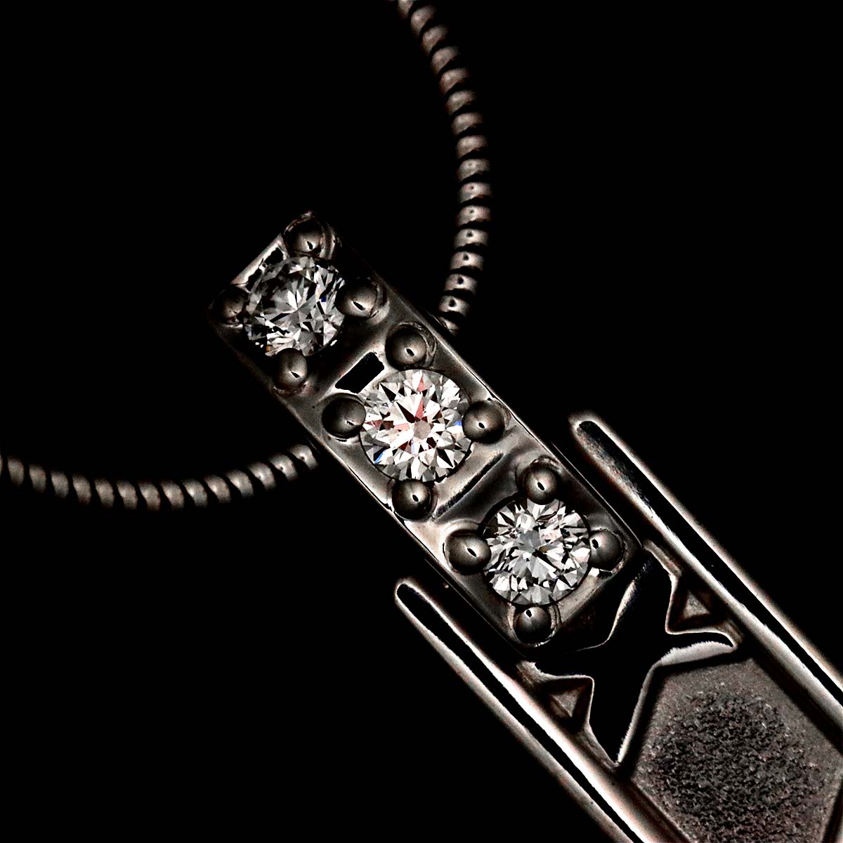 Atlas Diamond Necklace 18K White Gold 750