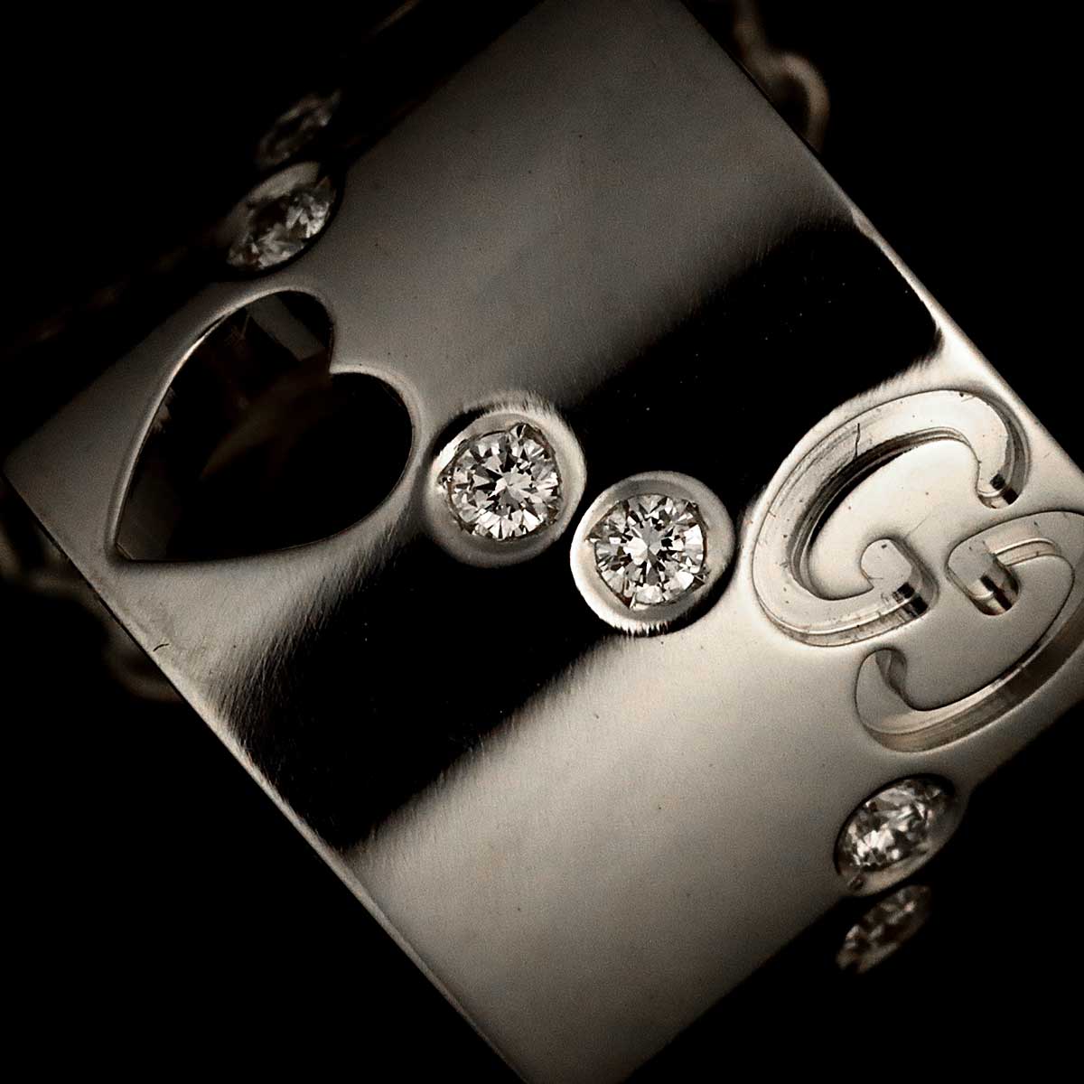 Icon Diamond Necklace 18K White Gold 750