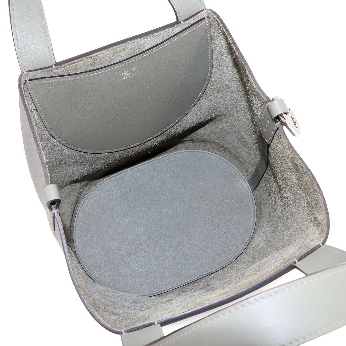 In the Loop 23 Hand Bag Taurillon Clemence Swift Gris Meyer