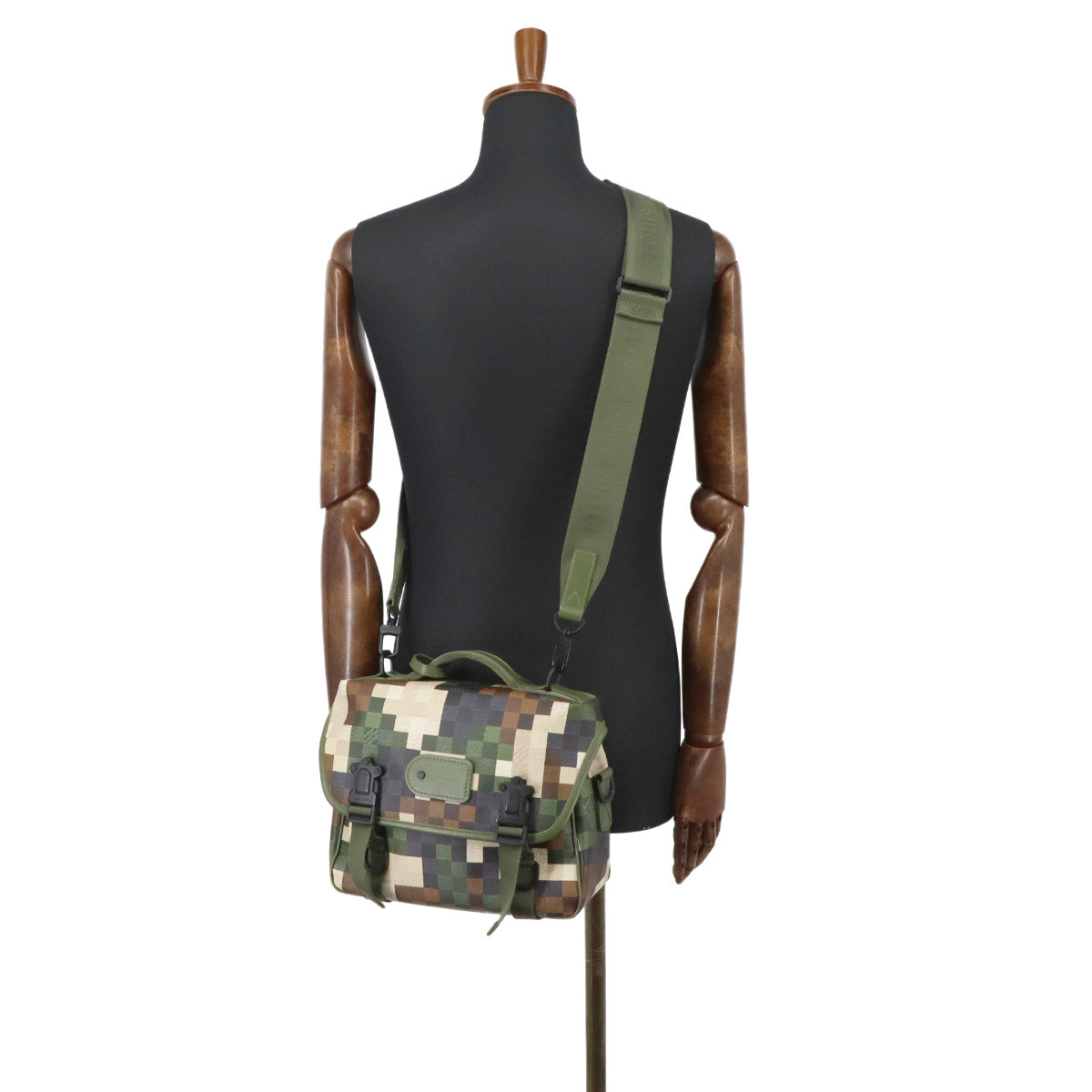 Damoflage LV Trail Messenger Shoulder Hand Bag M24449