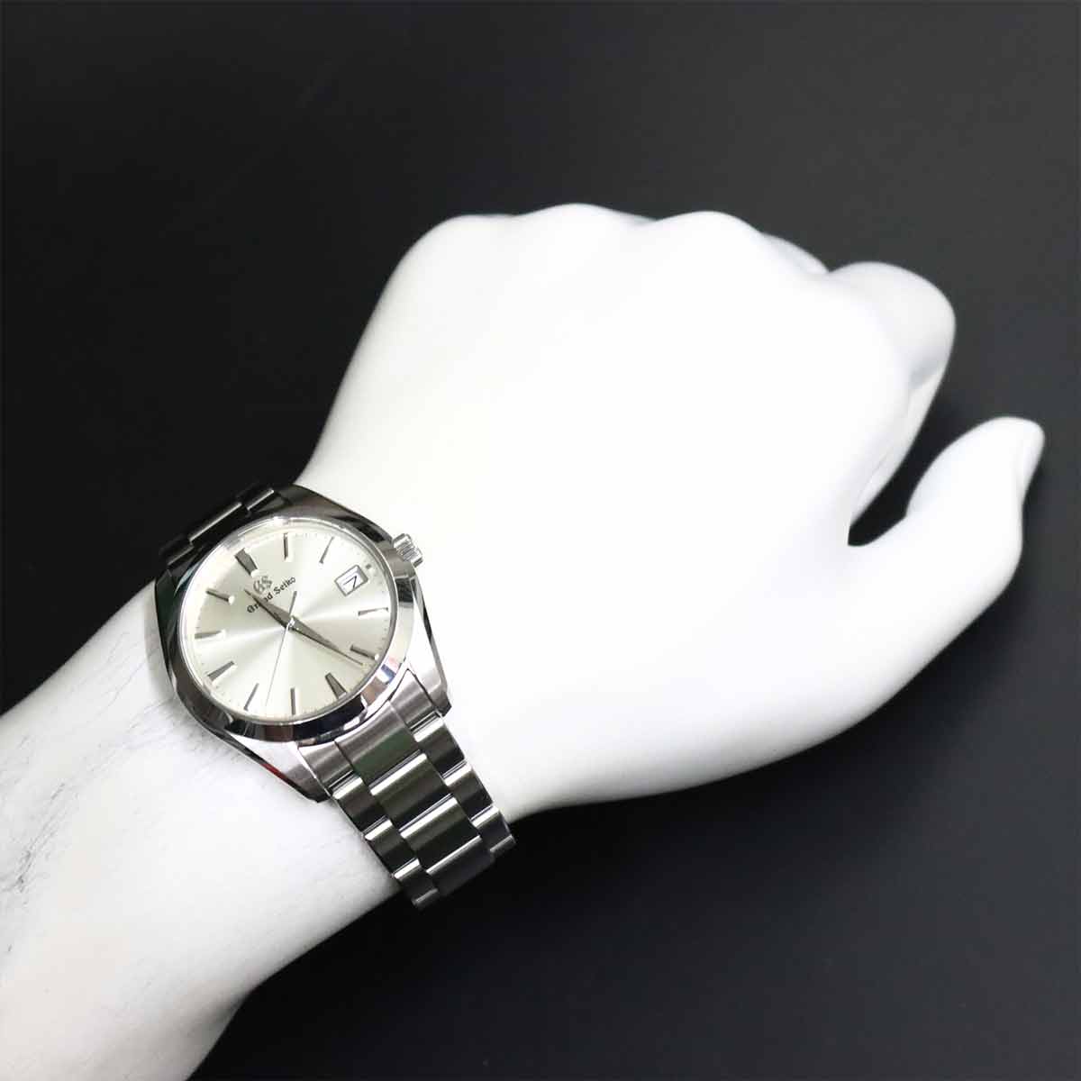 SBGV221 Date Quartz Silver Dial Mens Watch